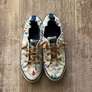 Sperry Sailboat Print Sneakers - Cream and Blue size 9